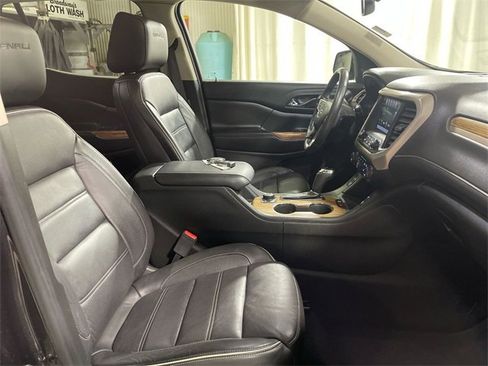 Used 2017 GMC Acadia Denali w/ Technology Package image 25