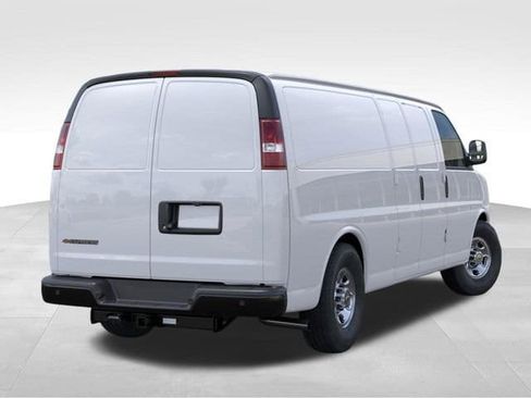 New 2026 Chevrolet Express 2500 Extended w/ Driver Convenience Package RWD image 4