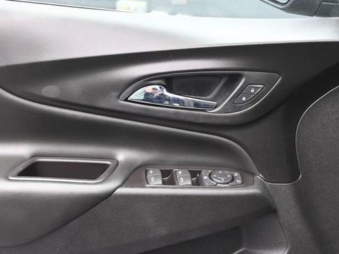 Used 2022 Chevrolet Equinox LT FWD image 16
