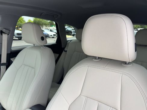 Used 2025 Audi Q5 Premium w/ Convenience Package AWD/4WD image 11
