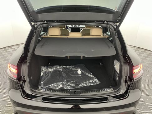 Used 2025 Porsche Macan image 21