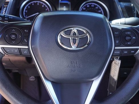 Used 2022 Toyota Camry LE image 17