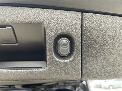 Used 2020 GMC Yukon SLT w/ Graphite Performance Edition image 15