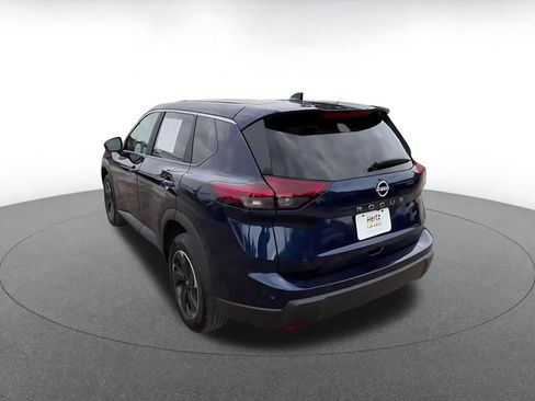 Used 2025 Nissan Rogue SV FWD image 11