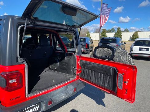 Used 2021 Jeep Wrangler Unlimited Rubicon AWD/4WD image 9