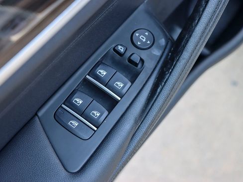 Used 2019 BMW 530i RWD image 14
