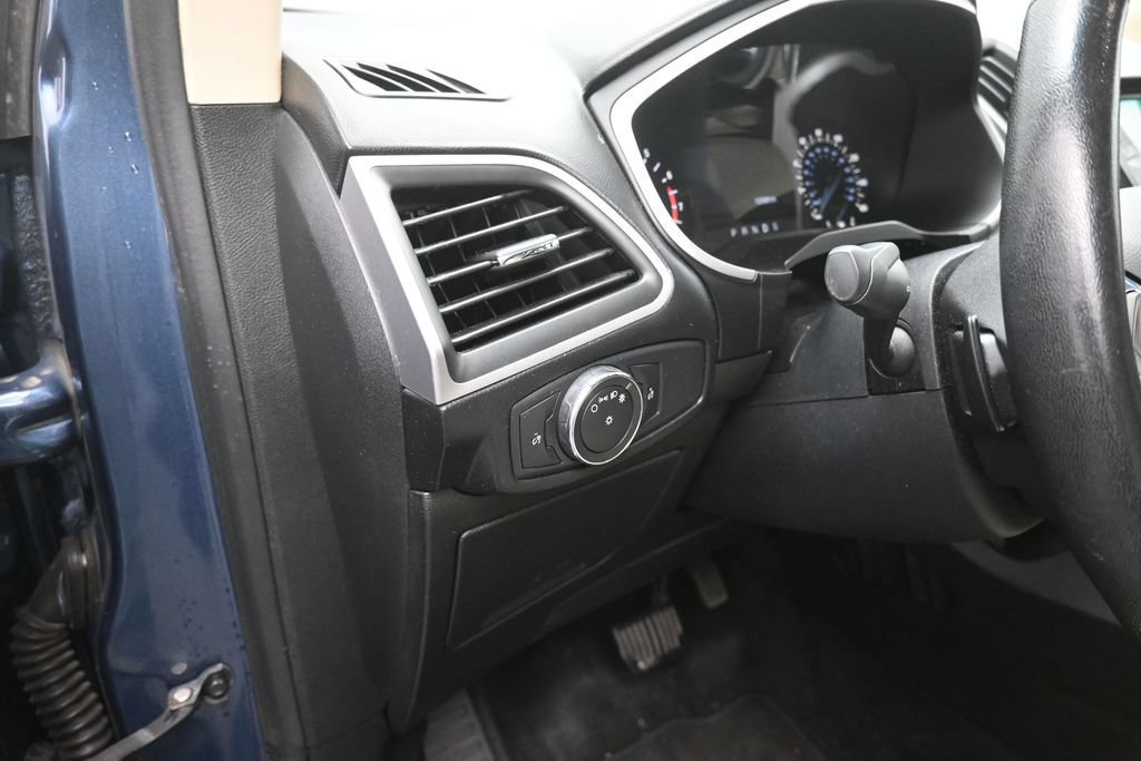 Used 2018 Ford Edge SEL FWD image 13