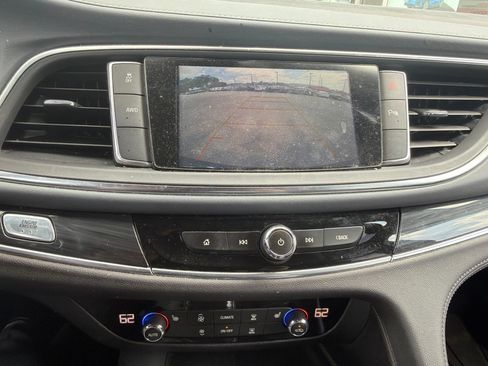 Used 2019 Buick Enclave Essence AWD/4WD image 16