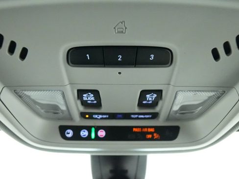 Used 2021 Chevrolet Traverse High Country AWD/4WD image 46