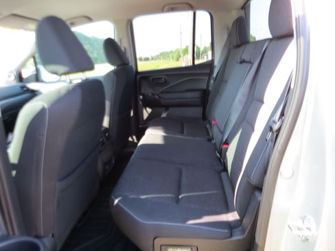 Used 2025 Honda Ridgeline Sport image 14