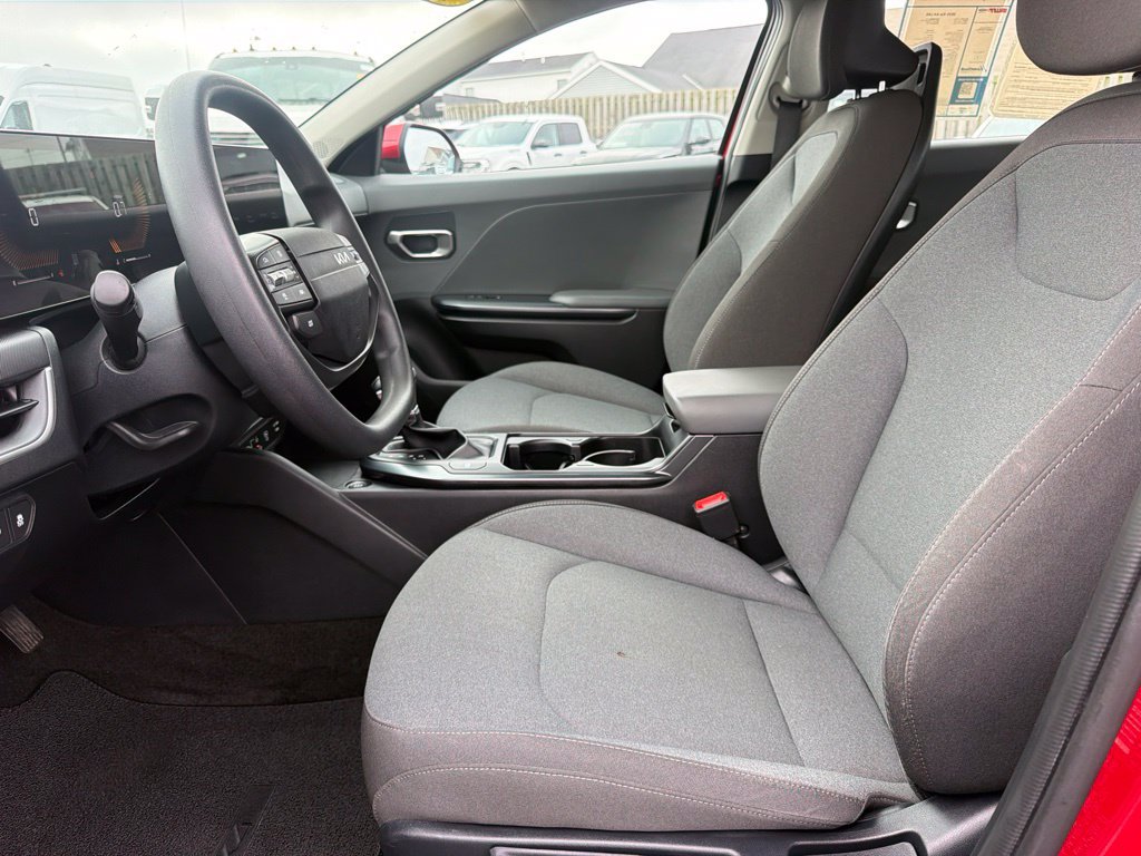 Used 2025 Kia K4 FWD image 30