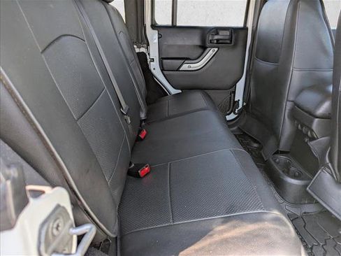 Used 2014 Jeep Wrangler Unlimited Rubicon w/ Max Tow Package image 28