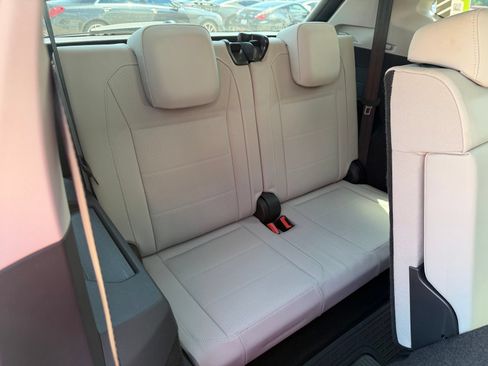 Used 2019 Volkswagen Tiguan SE FWD image 24