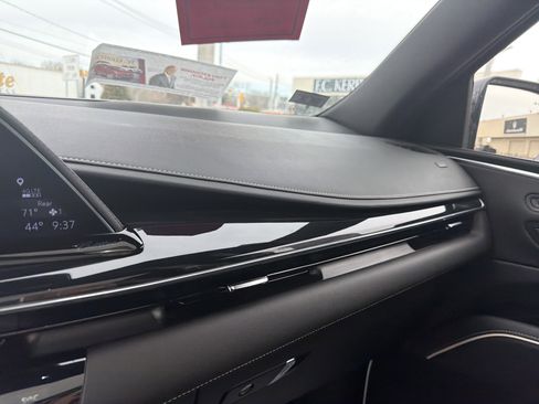 Certified 2023 Cadillac Escalade Sport w/ LPO, ONYX Package image 19