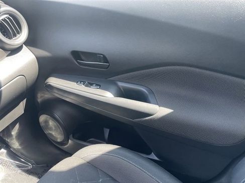Used 2020 Nissan Kicks S image 21