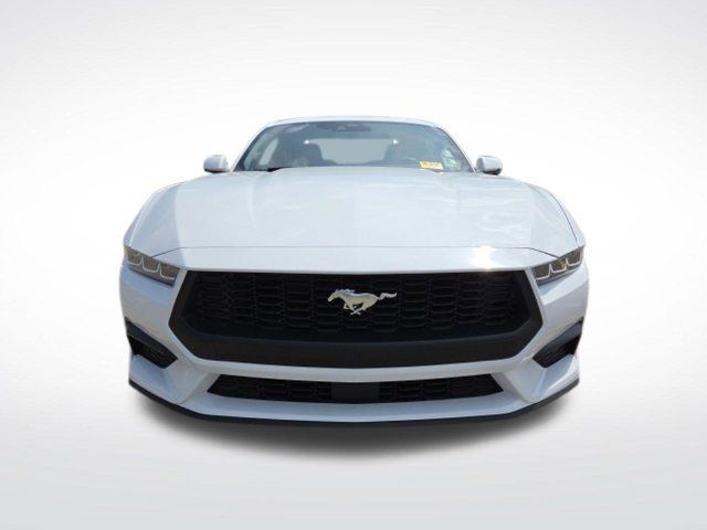 Used 2025 Ford Mustang Coupe RWD image 2