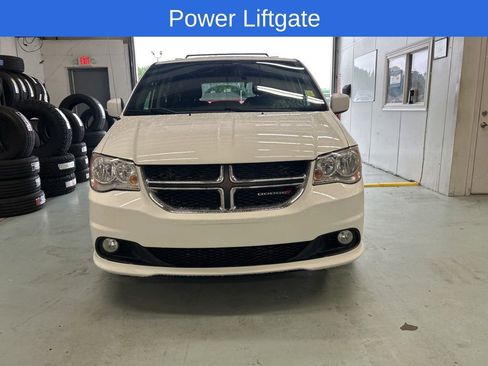 Used 2019 Dodge Grand Caravan SXT FWD image 4