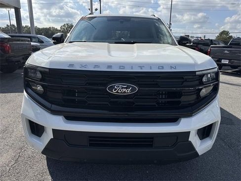 New 2025 Ford Expedition Active image 2
