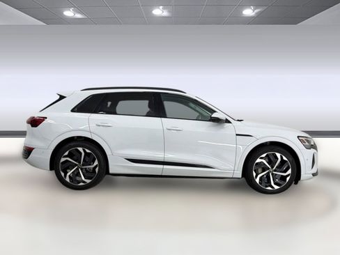 Used 2024 Audi Q8 e-tron Premium Plus w/ Premium Plus Package AWD/4WD image 8