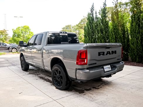 Used 2026 RAM 2500 Laramie AWD/4WD image 9