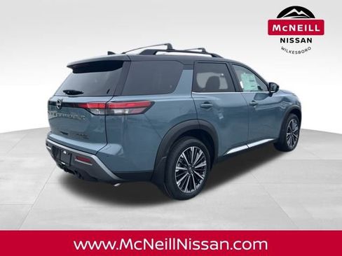 New 2026 Nissan Pathfinder Platinum image 7