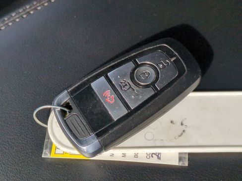 Used 2023 Ford Explorer XLT image 35