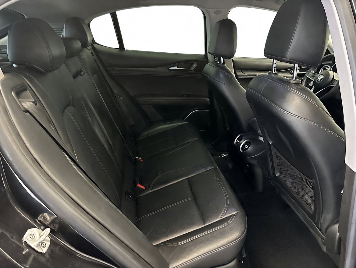 Used 2018 Alfa Romeo Stelvio AWD image 16