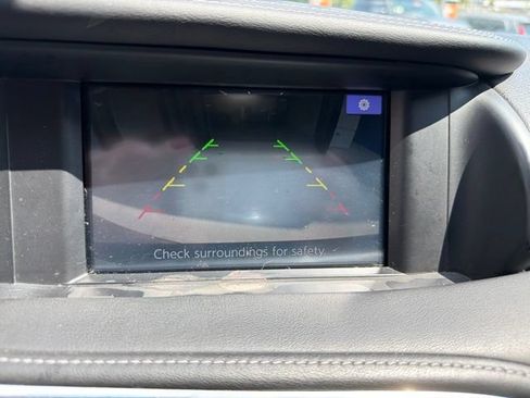 Used 2017 INFINITI QX30 FWD image 12