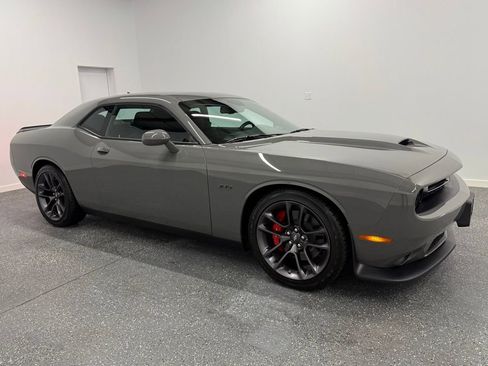 Used 2023 Dodge Challenger R/T w/ Performance Handling Group image 10