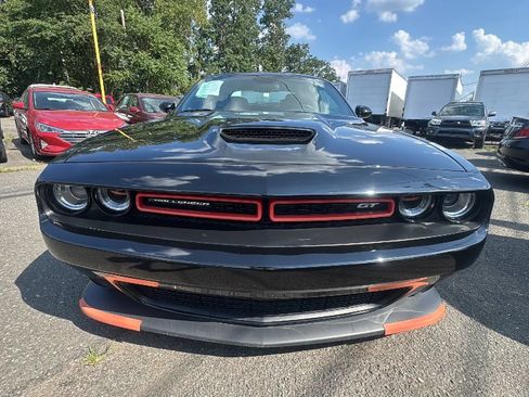 Used 2022 Dodge Challenger GT RWD image 2