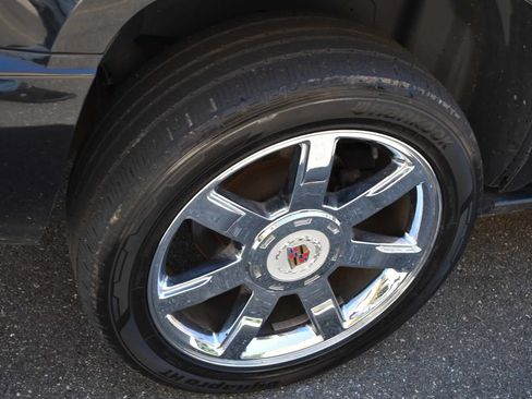 Used 2011 Cadillac Escalade Premium AWD/4WD image 37