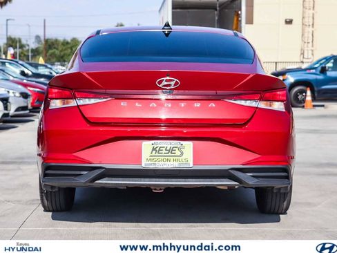 Certified 2023 Hyundai Elantra SEL FWD image 3
