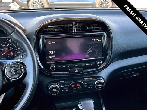 Used 2022 Kia Soul EX image 9
