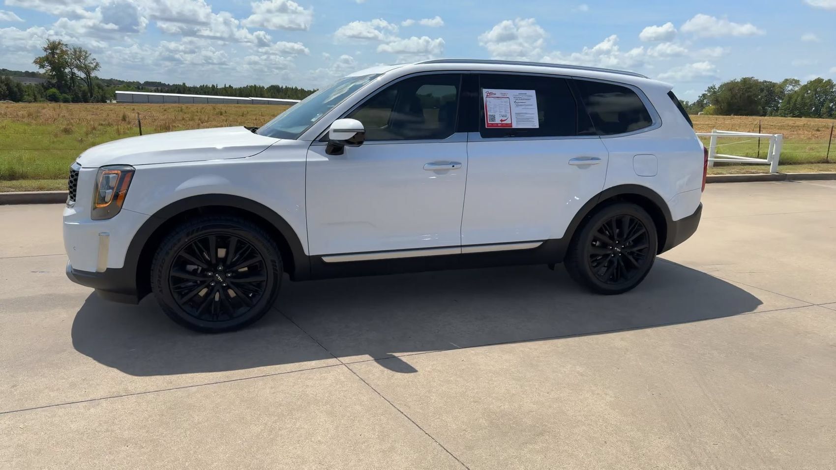 Used 2022 Kia Telluride SX w/ Towing Package FWD image 5