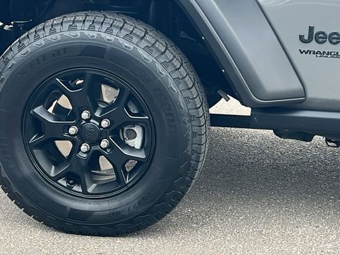 Certified 2022 Jeep Wrangler Unlimited Sport image 9