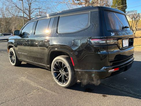 Used 2023 Jeep Grand Wagoneer Series III image 6