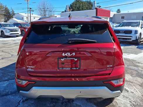 Used 2024 Kia Niro EX image 6