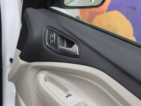 Used 2019 Ford Escape SE FWD image 11