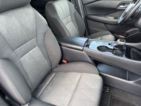 Used 2025 Nissan Rogue SV FWD image 36