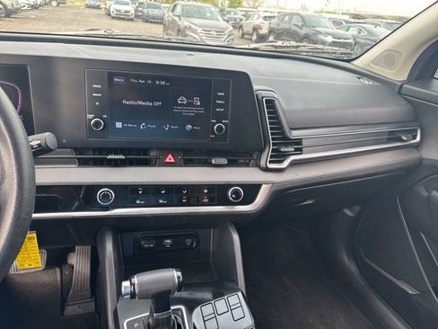 Used 2023 Kia Sportage LX image 13