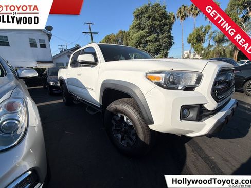 Used 2017 Toyota Tacoma TRD Off-Road RWD image 1