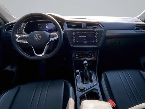 Used 2022 Volkswagen Tiguan SE AWD/4WD image 15