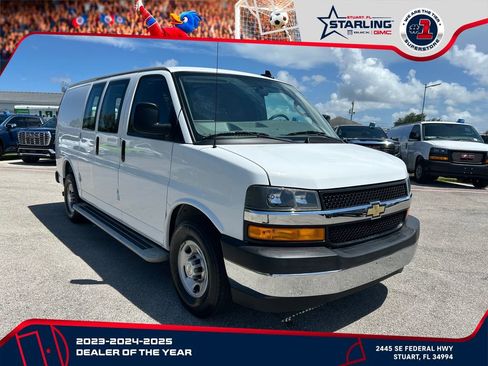 Used 2024 Chevrolet Express 2500 w/ Driver Convenience Package RWD image 3