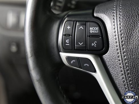 Used 2019 Toyota Highlander XLE image 14