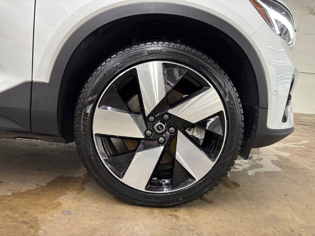 Certified 2023 Volvo C40 P8 Recharge Ultimate AWD/4WD image 38