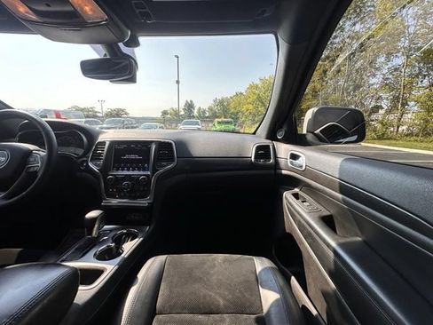 Used 2018 Jeep Grand Cherokee Altitude AWD/4WD image 28