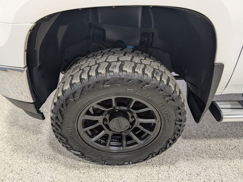 Used 2014 GMC Sierra 2500 SLE w/ SLE Preferred Package AWD/4WD image 12
