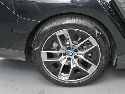 Used 2024 BMW i5 eDrive40i w/ M Sport Package image 39