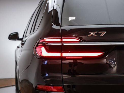 Certified 2023 BMW X7 xDrive40i w/ M Sport Package image 10