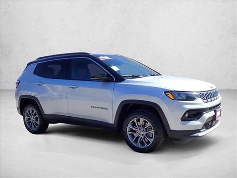 Used 2024 Jeep Compass Limited AWD/4WD image 6